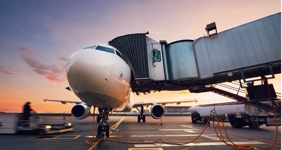 Khu Vực Cửa Lên Máy Bay (Gate Area/Boarding Area)